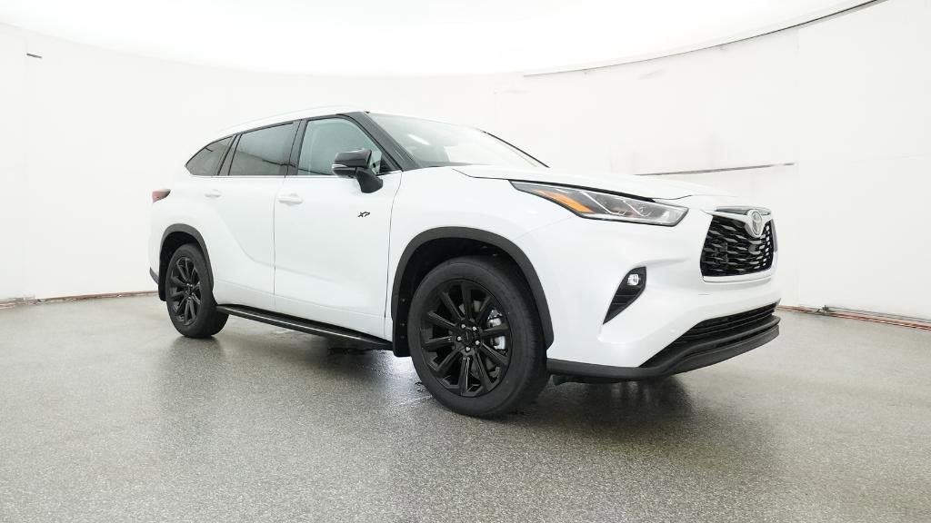 New 2025 Toyota Highlander Limited image 30