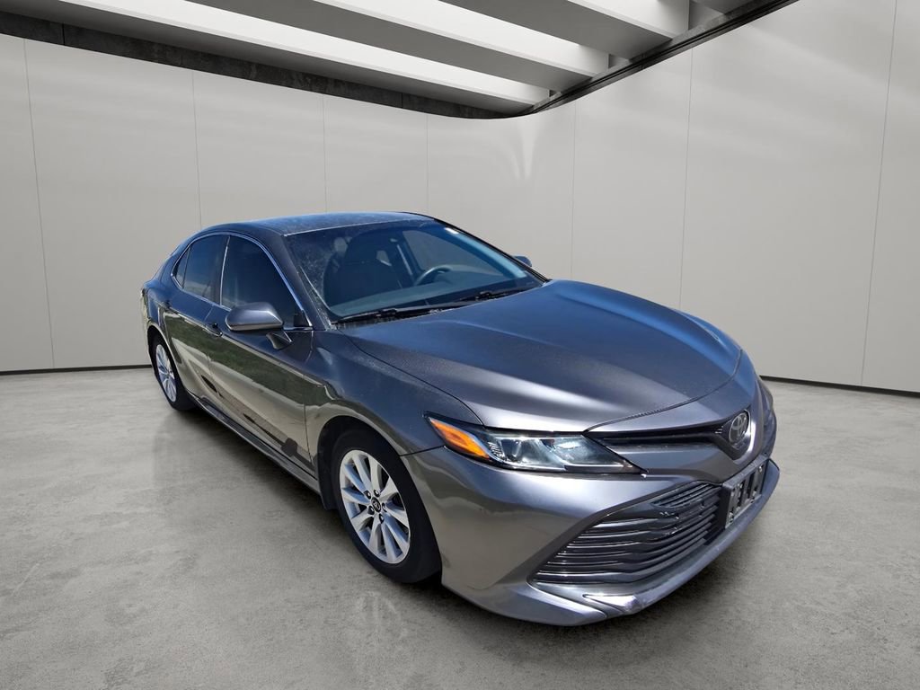 Used 2018 Toyota Camry LE FWD image 7