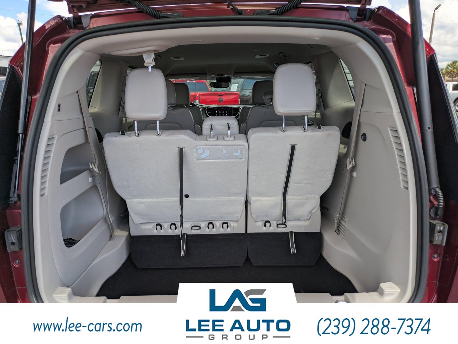 Used 2021 Chrysler Pacifica Touring-L FWD image 10
