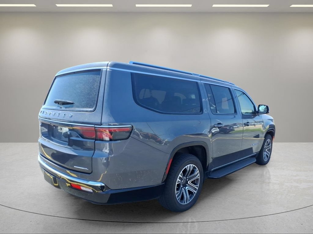 Used 2023 Jeep Wagoneer L Series II AWD/4WD image 3