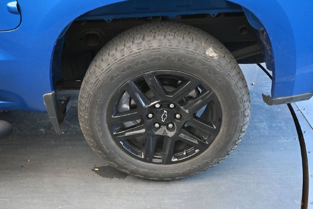 Used 2023 Chevrolet Silverado 1500 Custom w/ LPO, Dark Essentials Package AWD/4WD image 13