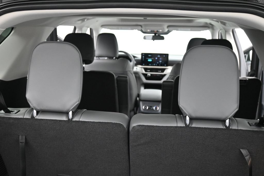 New 2026 Ford Explorer Active w/ Active Comfort Package AWD/4WD image 11