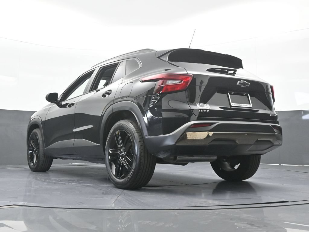 Used 2025 Chevrolet Trax ACTIV FWD image 56