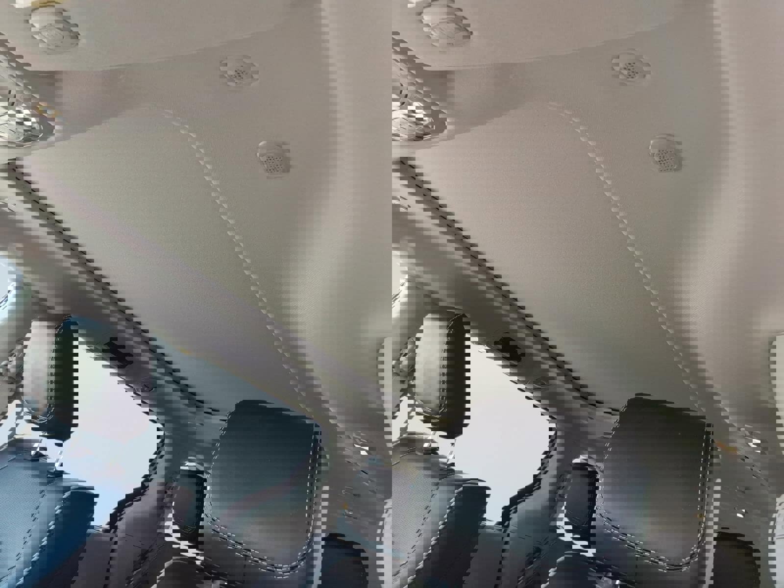 Used 2023 Chrysler Pacifica Limited w/ Uconnect Theater Family Group image 14