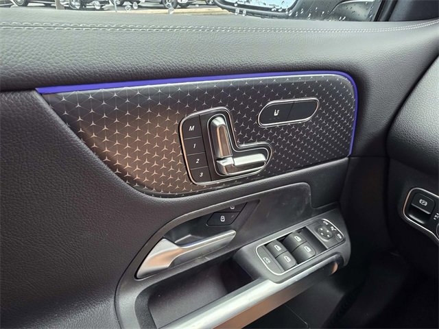 New 2025 Mercedes-Benz GLB 250 4MATIC image 11