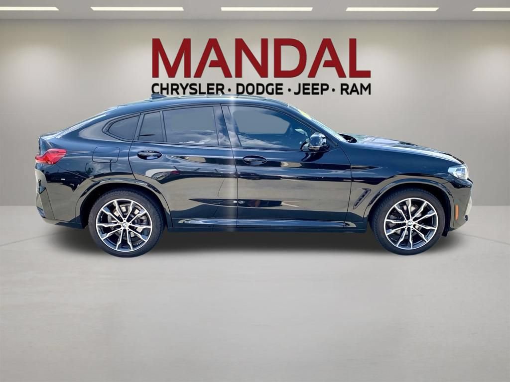 Used 2023 BMW X4 xDrive30i w/ M Sport Package AWD/4WD image 5