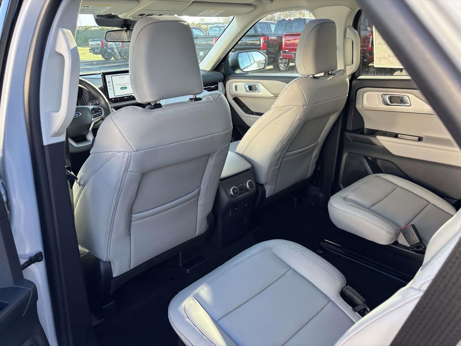 New 2026 Ford Explorer Active w/ Active Comfort Package image 28