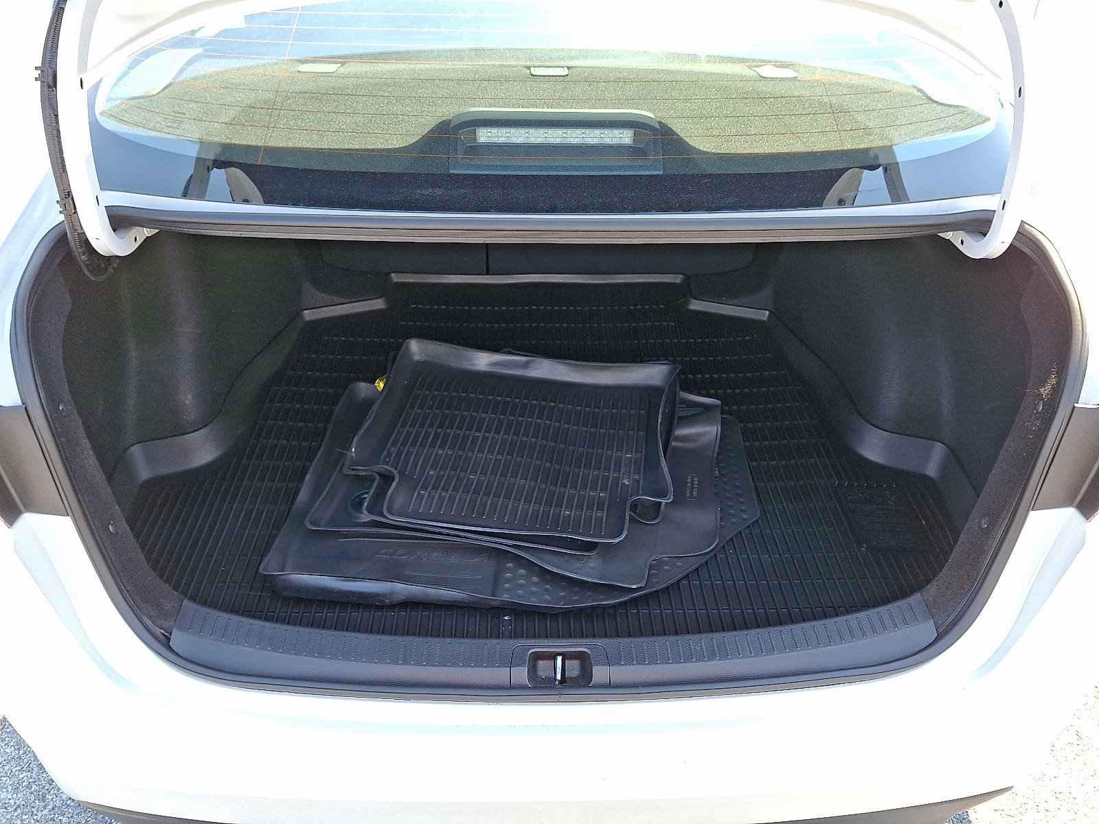 Certified 2024 Toyota Corolla LE image 29