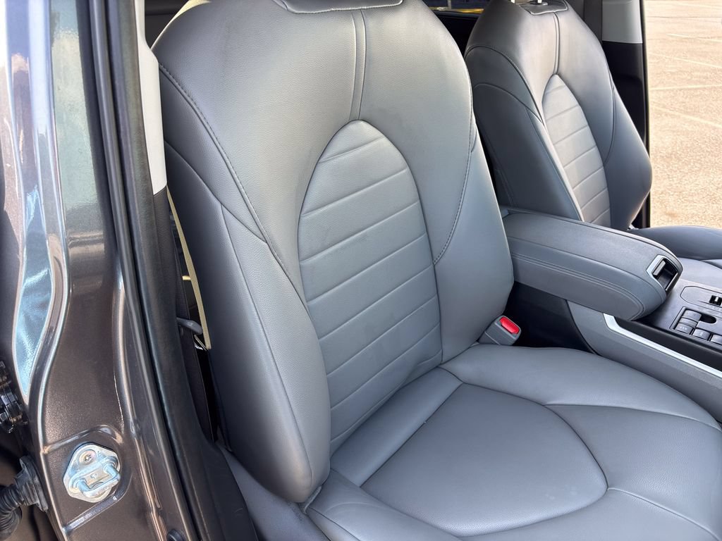 Certified 2024 Toyota Highlander XLE FWD image 39
