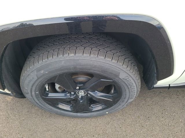 Used 2019 Toyota RAV4 XSE image 12