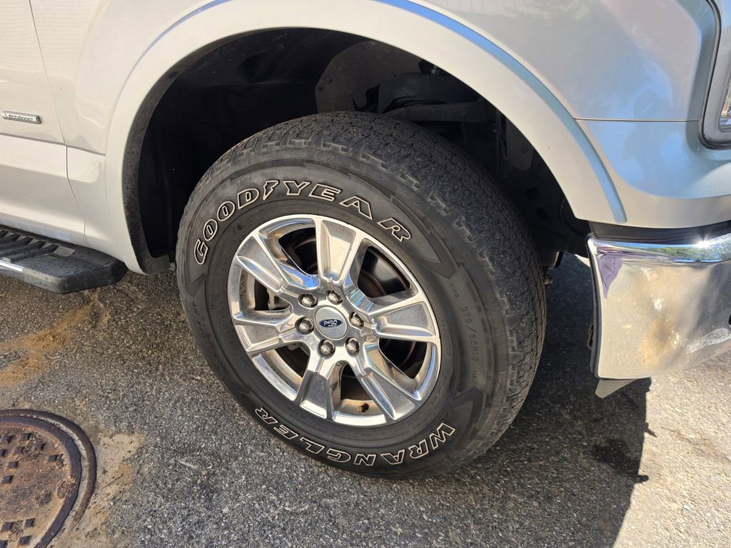 Used 2015 Ford F150 Lariat w/ Equipment Group 502A Luxury AWD/4WD image 22