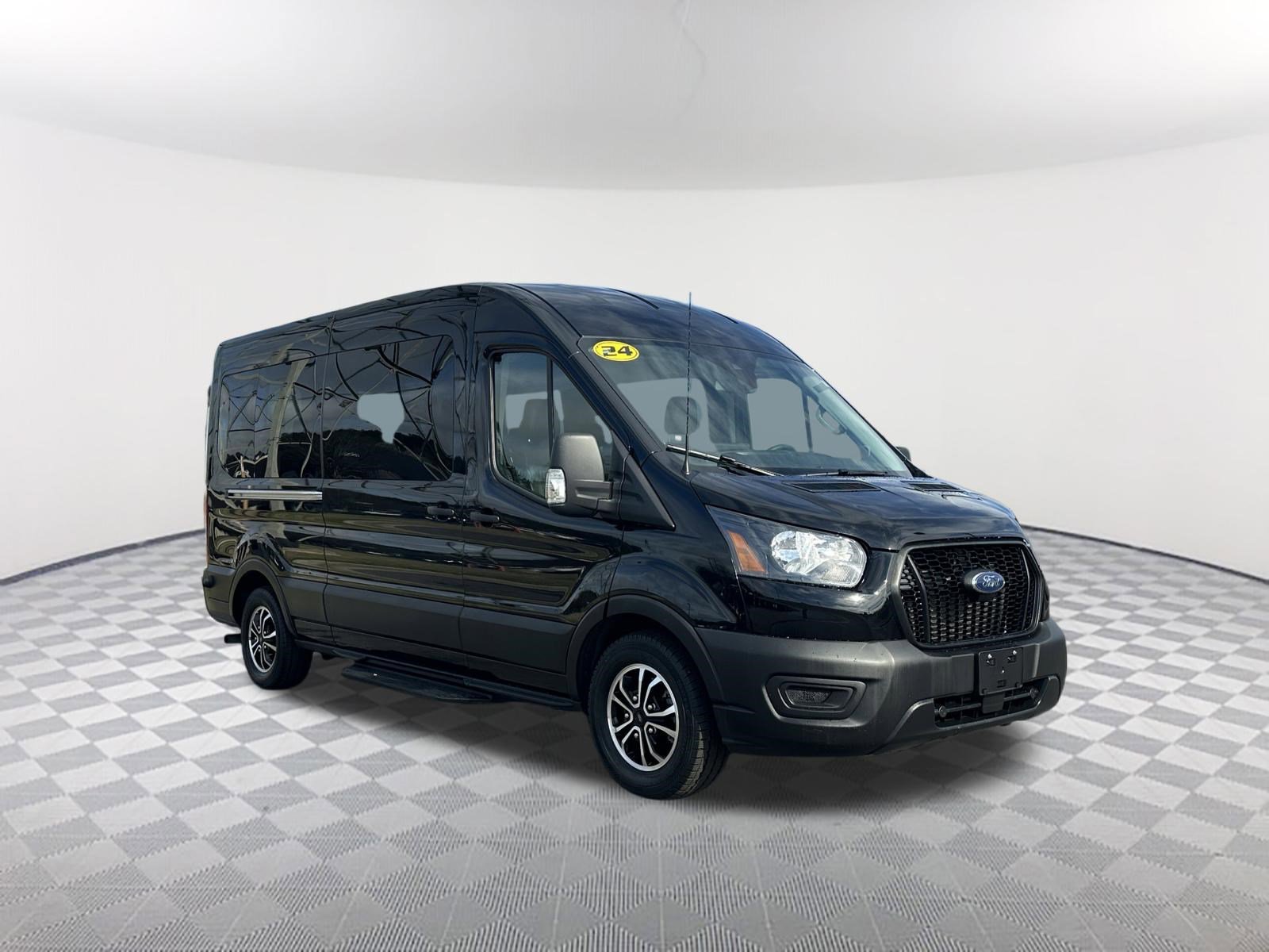 Used 2024 Ford Transit 350 XL image 4