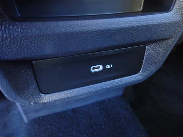 Used 2022 Volkswagen Taos SE w/ Panoramic Sunroof Package image 10