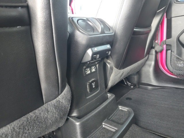 Used 2022 Jeep Wrangler Unlimited Sahara image 38