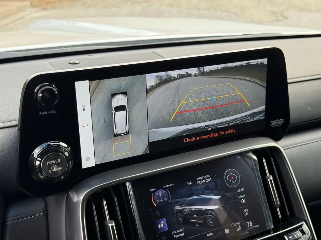 New 2026 Lexus LX 700h Luxury image 4