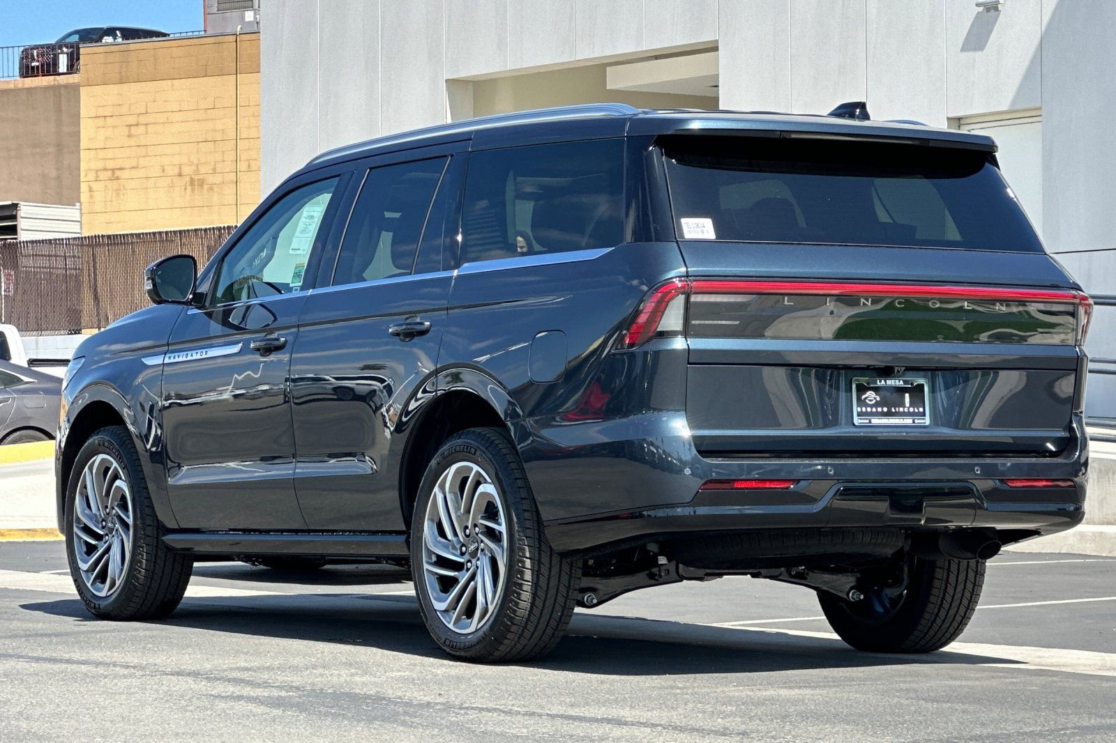 New 2026 Lincoln Navigator Reserve AWD/4WD image 5