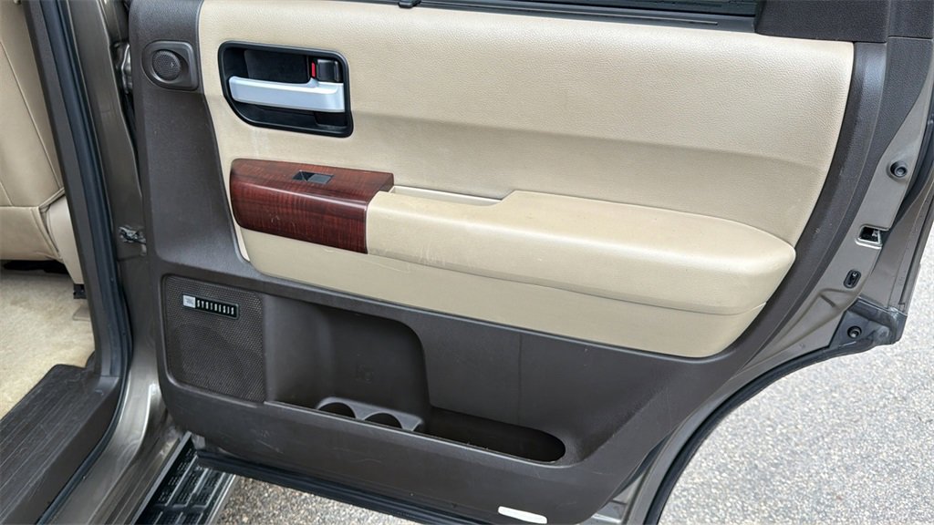 Used 2011 Toyota Sequoia Platinum image 44