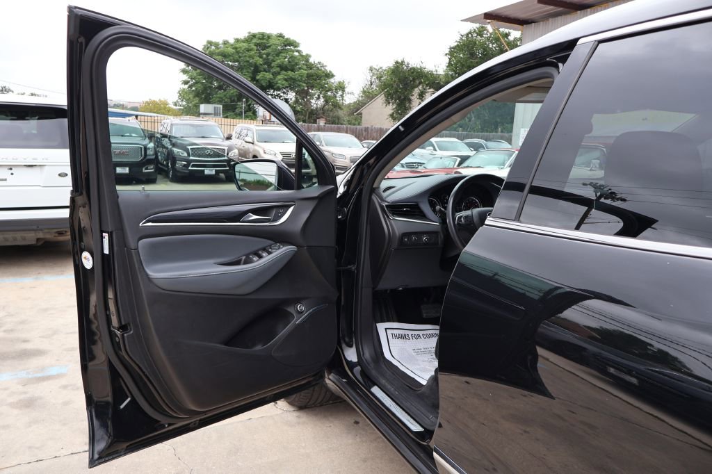 Used 2019 Buick Enclave Preferred w/ LPO, Cargo Package FWD image 22