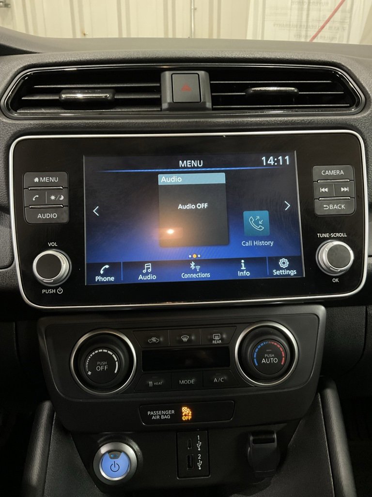 Used 2025 Nissan Leaf S image 16