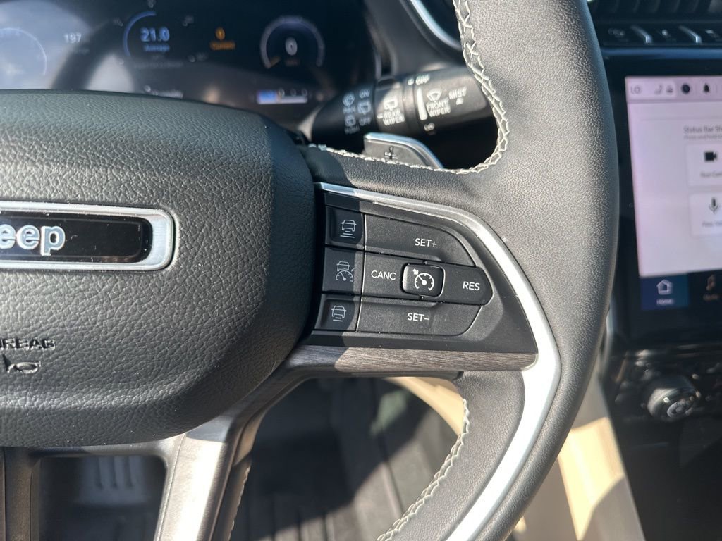Used 2024 Jeep Grand Cherokee L Limited AWD/4WD image 13