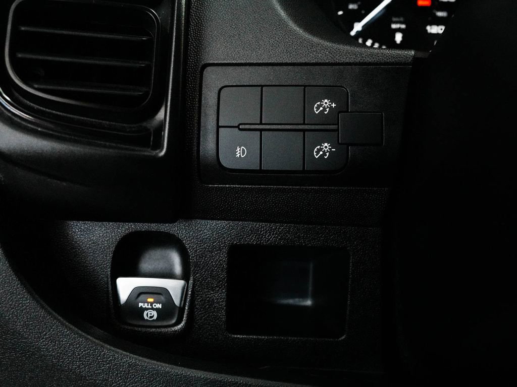 Used 2025 RAM ProMaster 2500 w/ Convenience Group FWD image 17