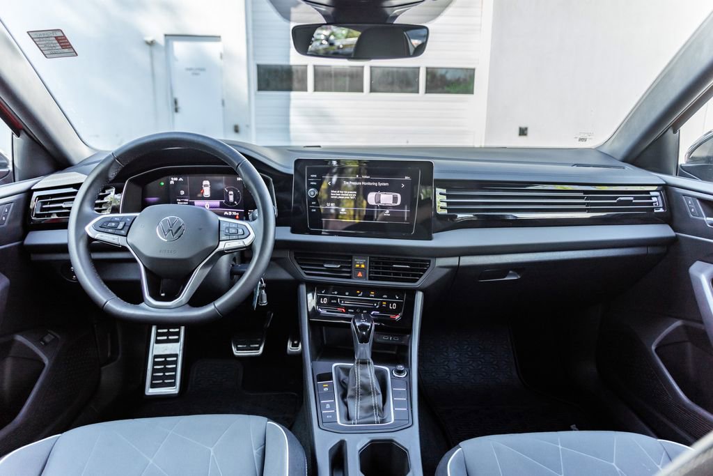 Used 2025 Volkswagen Jetta Sport FWD image 24