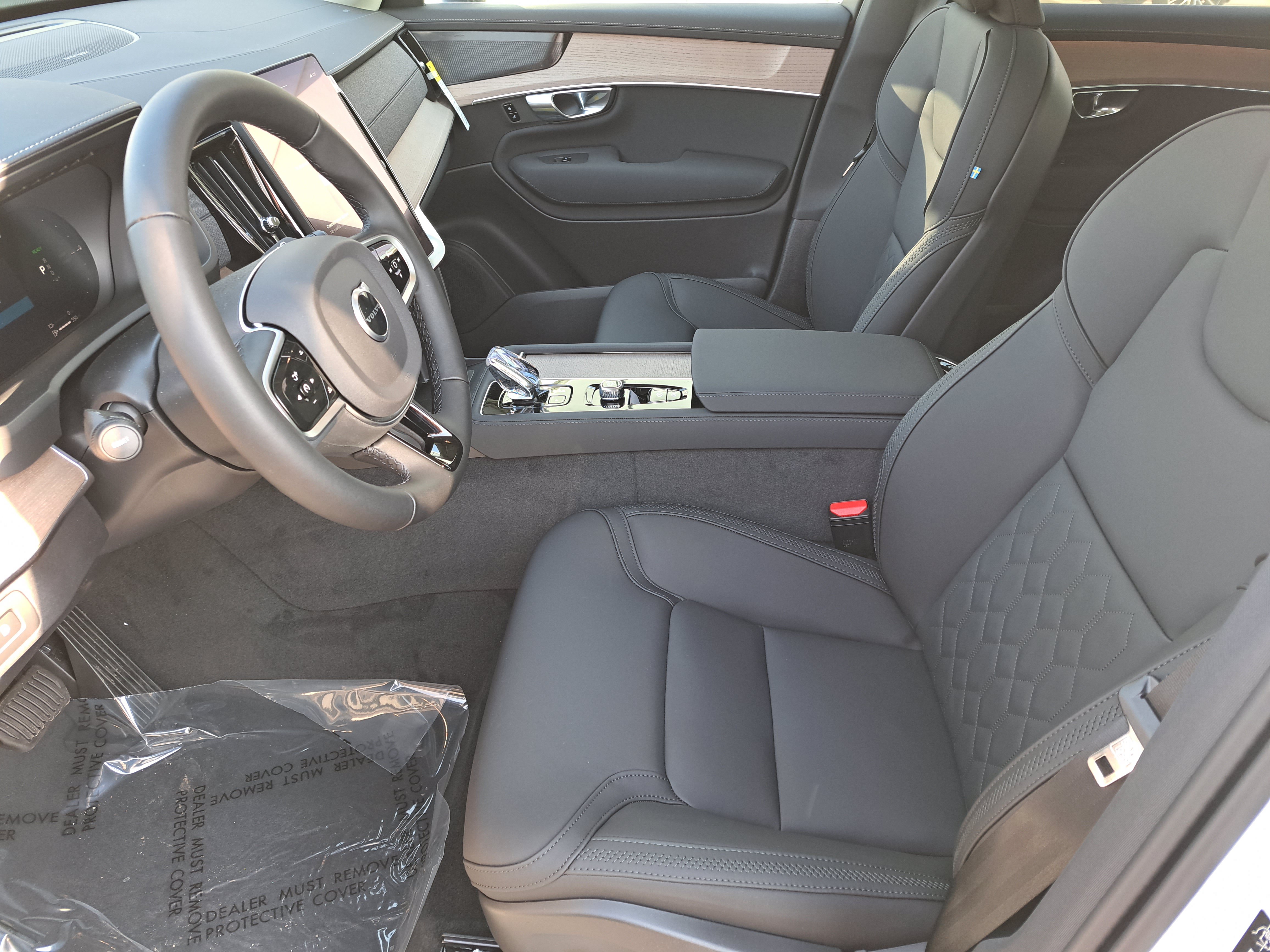 New 2026 Volvo XC90 T8 Plus AWD/4WD image 6