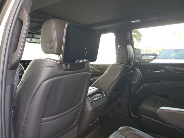 Used 2023 Cadillac Escalade Sport Platinum w/ LPO, ONYX Package AWD/4WD image 11
