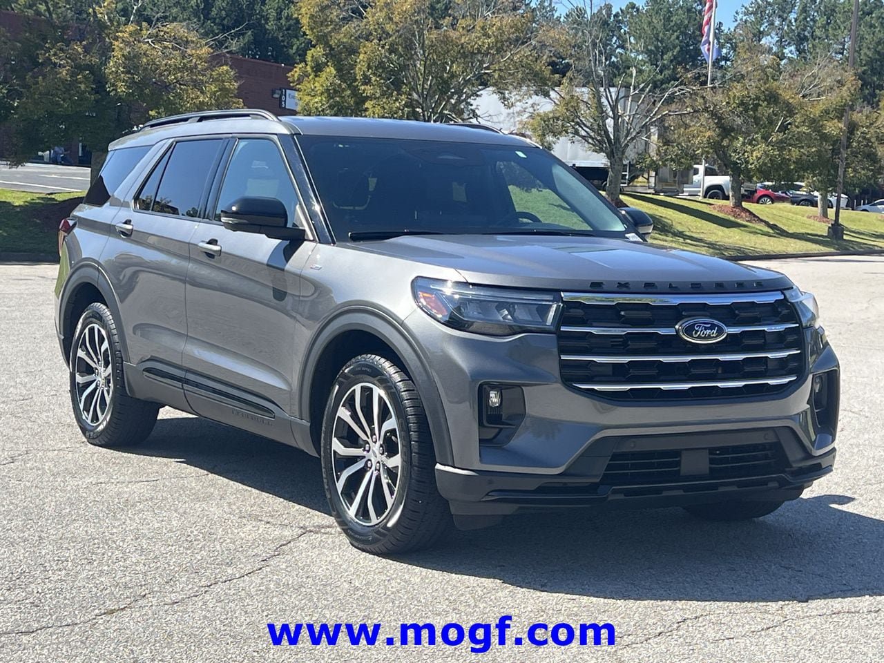 Certified 2025 Ford Explorer ST-Line AWD/4WD image 4