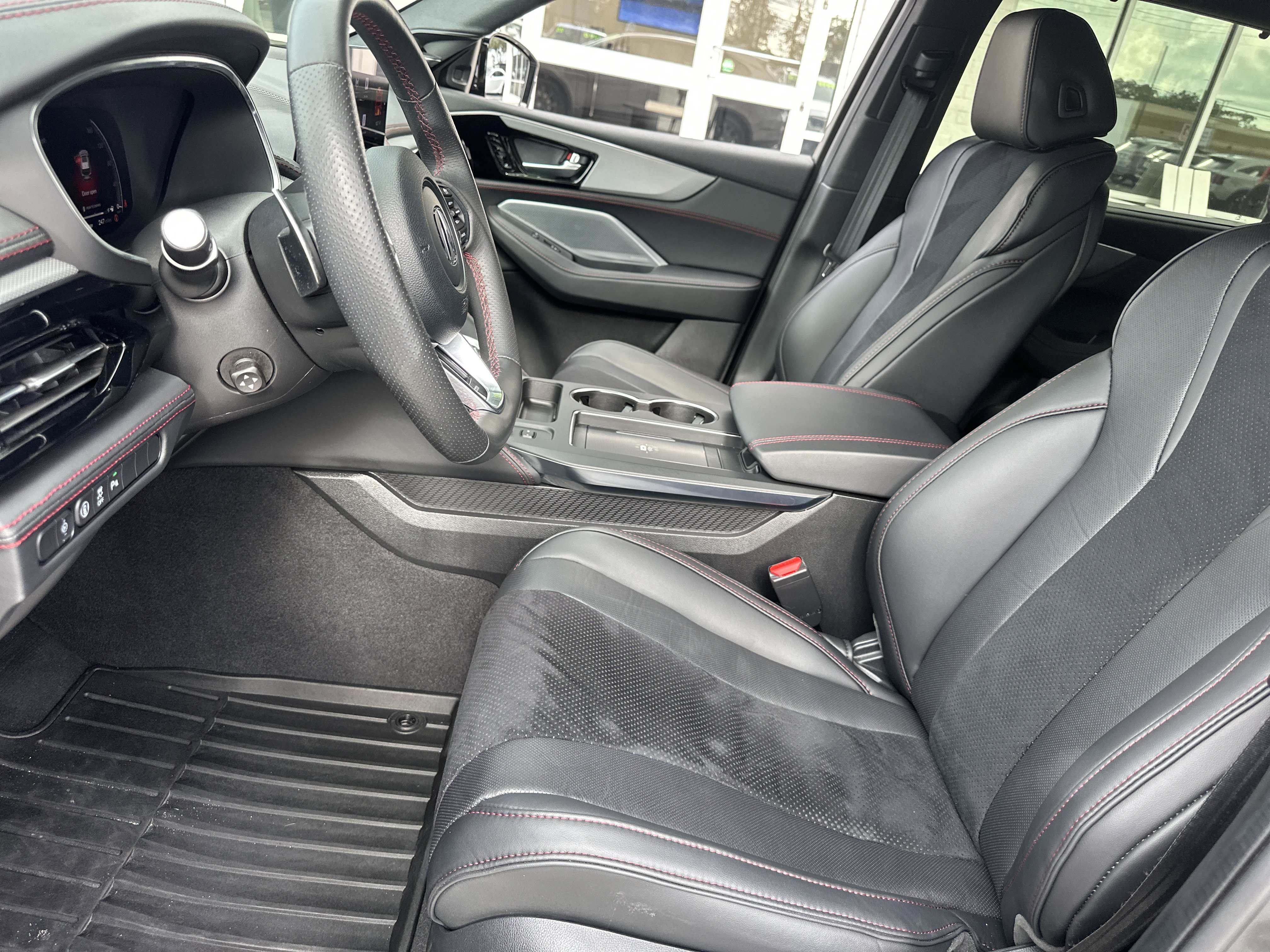 Used 2025 Acura MDX A-Spec image 10