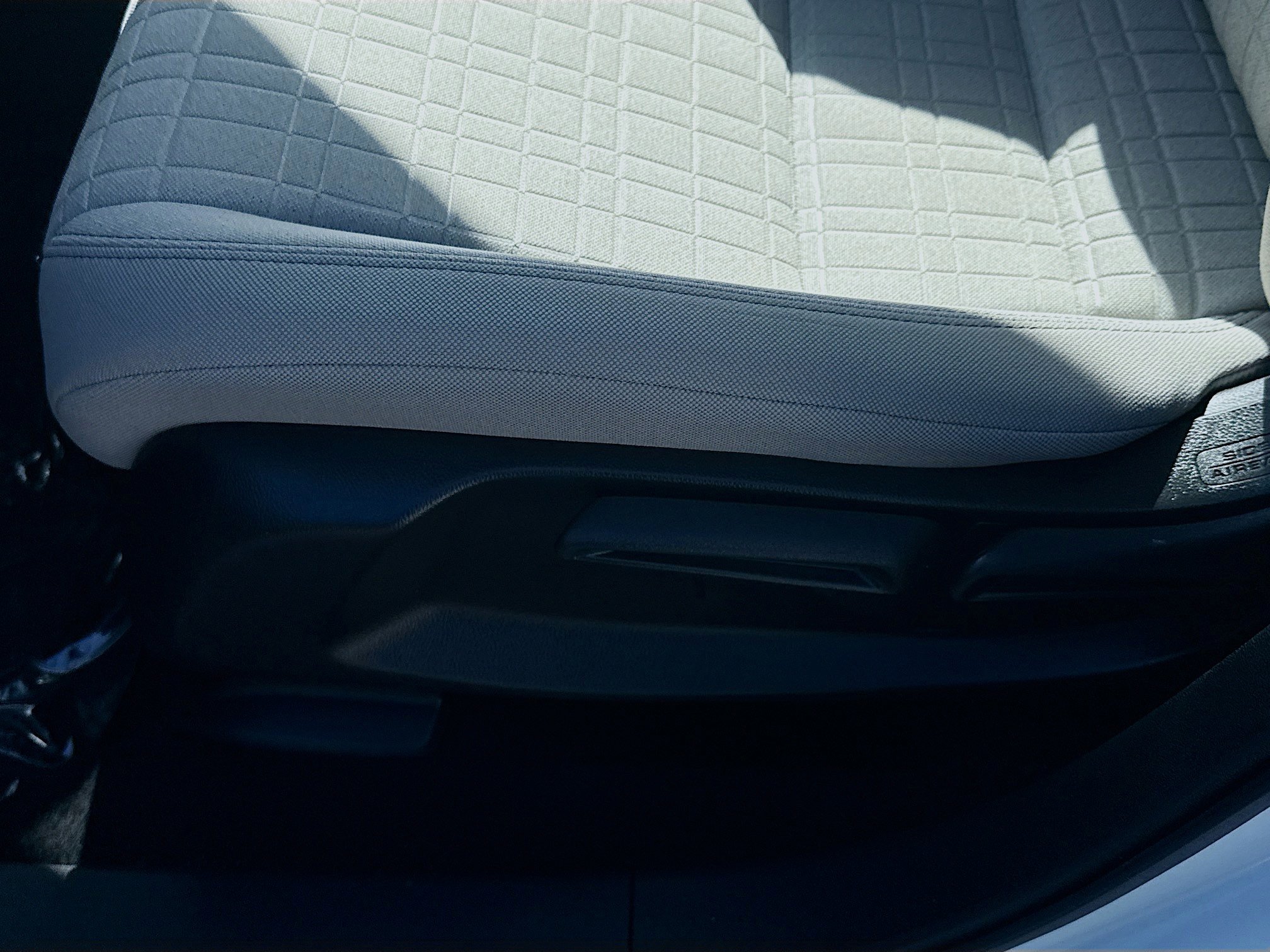 Certified 2025 Honda HR-V LX image 17