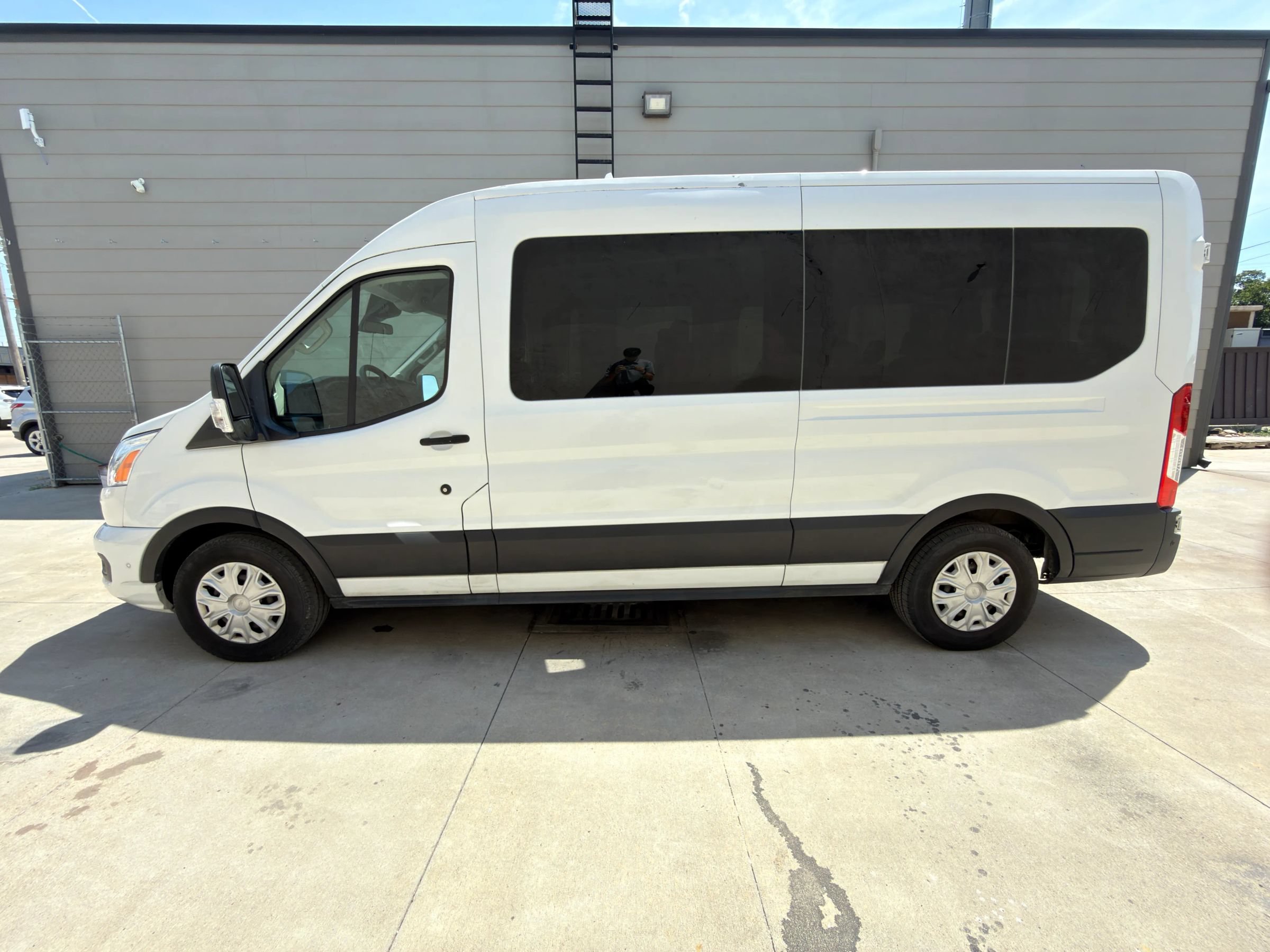 Used 2021 Ford Transit 350 XLT RWD image 4