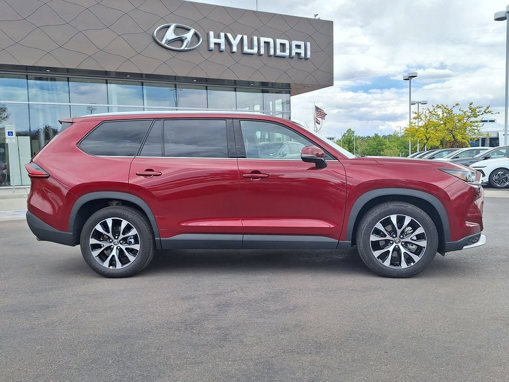 Used 2026 Toyota Grand Highlander AWD Hybrid image 2