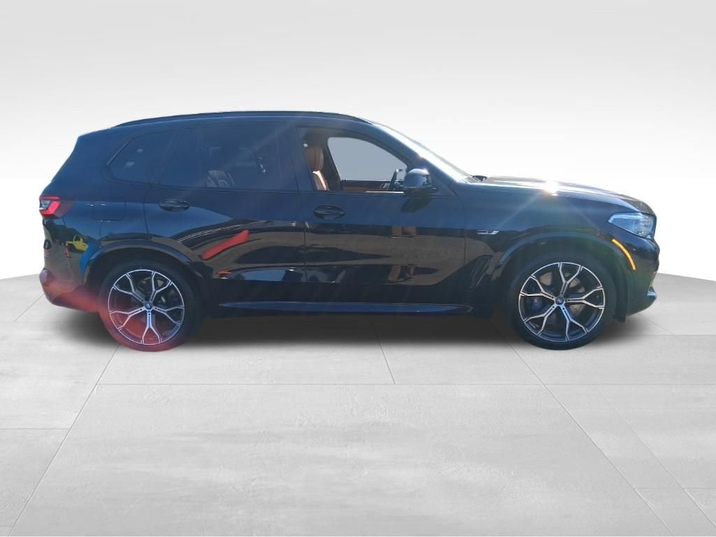 Used 2022 BMW X5 xDrive45e w/ M Sport Package AWD/4WD image 4