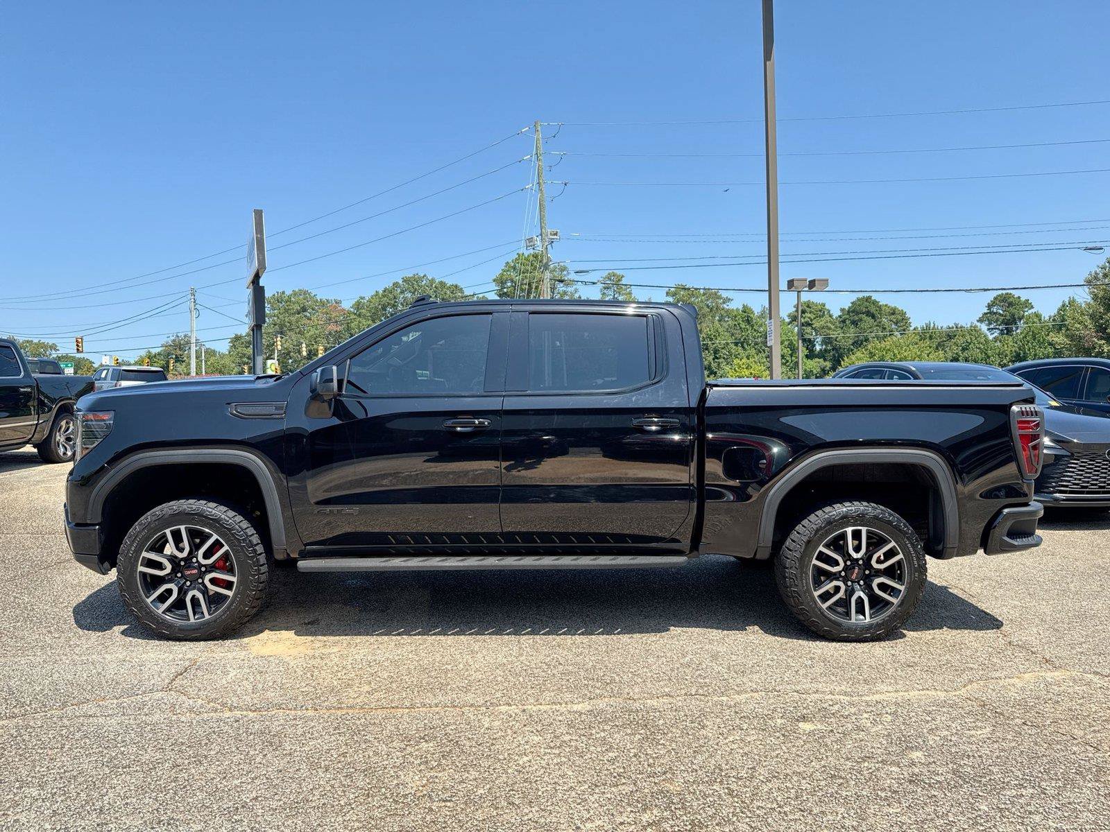 Used 2024 GMC Sierra 1500 AT4 w/ Technology Package AWD/4WD image 21