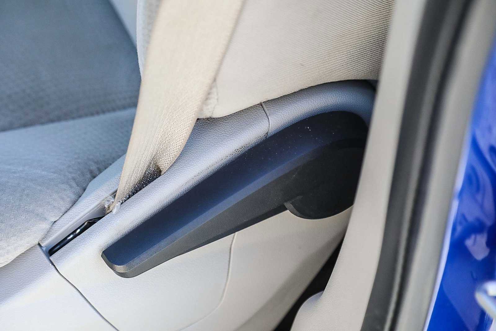 Used 2019 Dodge Grand Caravan SE w/ UConnect Hands-Free Group image 21