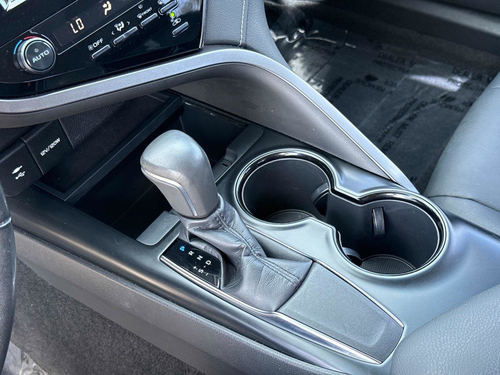 Used 2019 Toyota Camry SE image 25