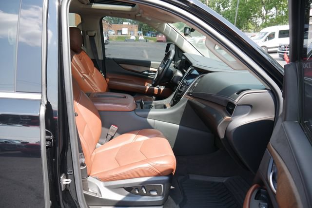 Used 2020 Cadillac Escalade Luxury AWD/4WD image 28