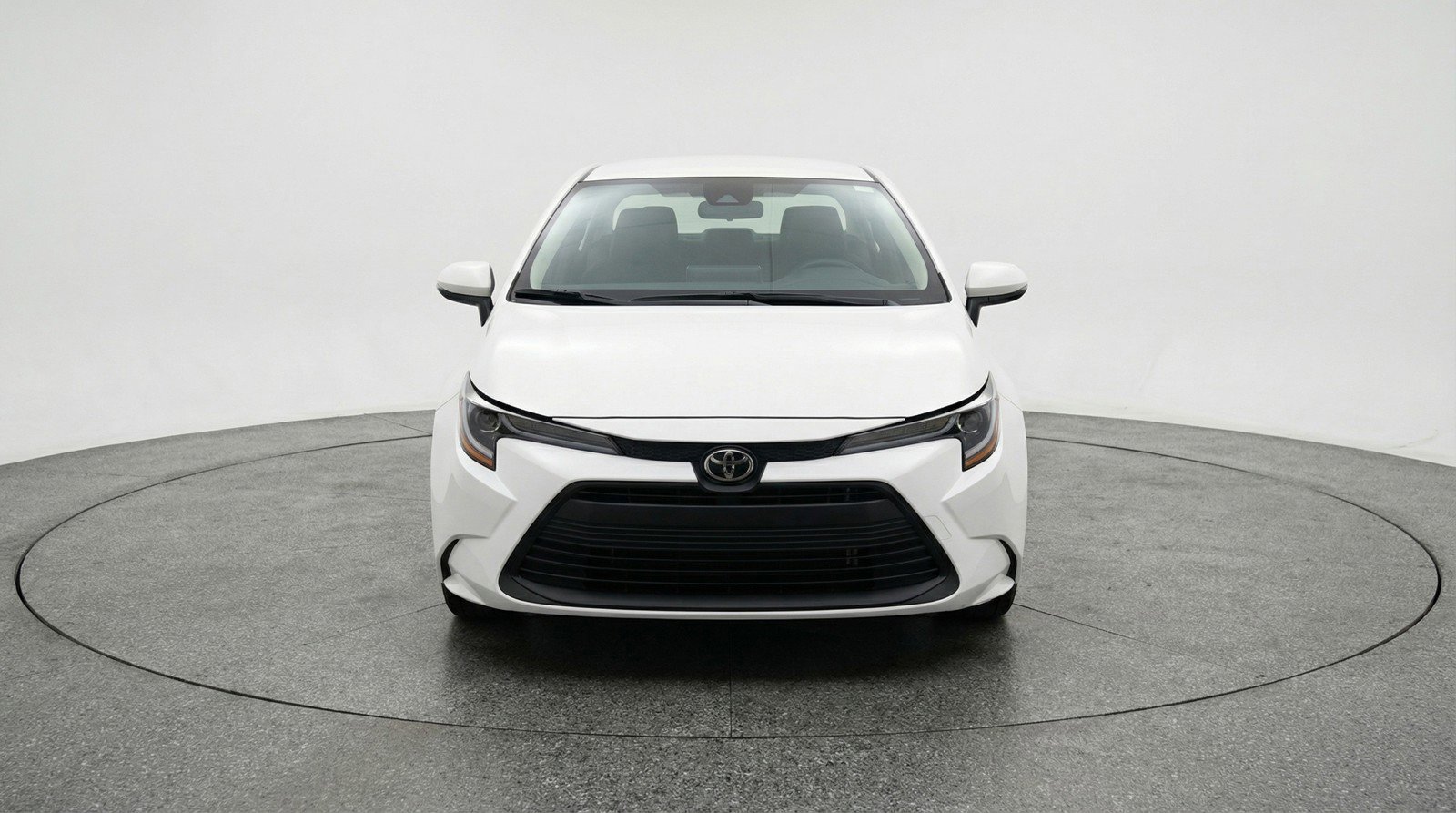 Used 2025 Toyota Corolla LE image 2