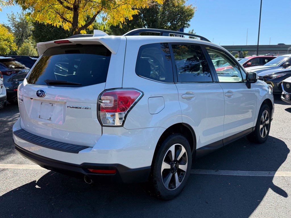 Used 2018 Subaru Forester 2.5i Limited AWD/4WD image 6
