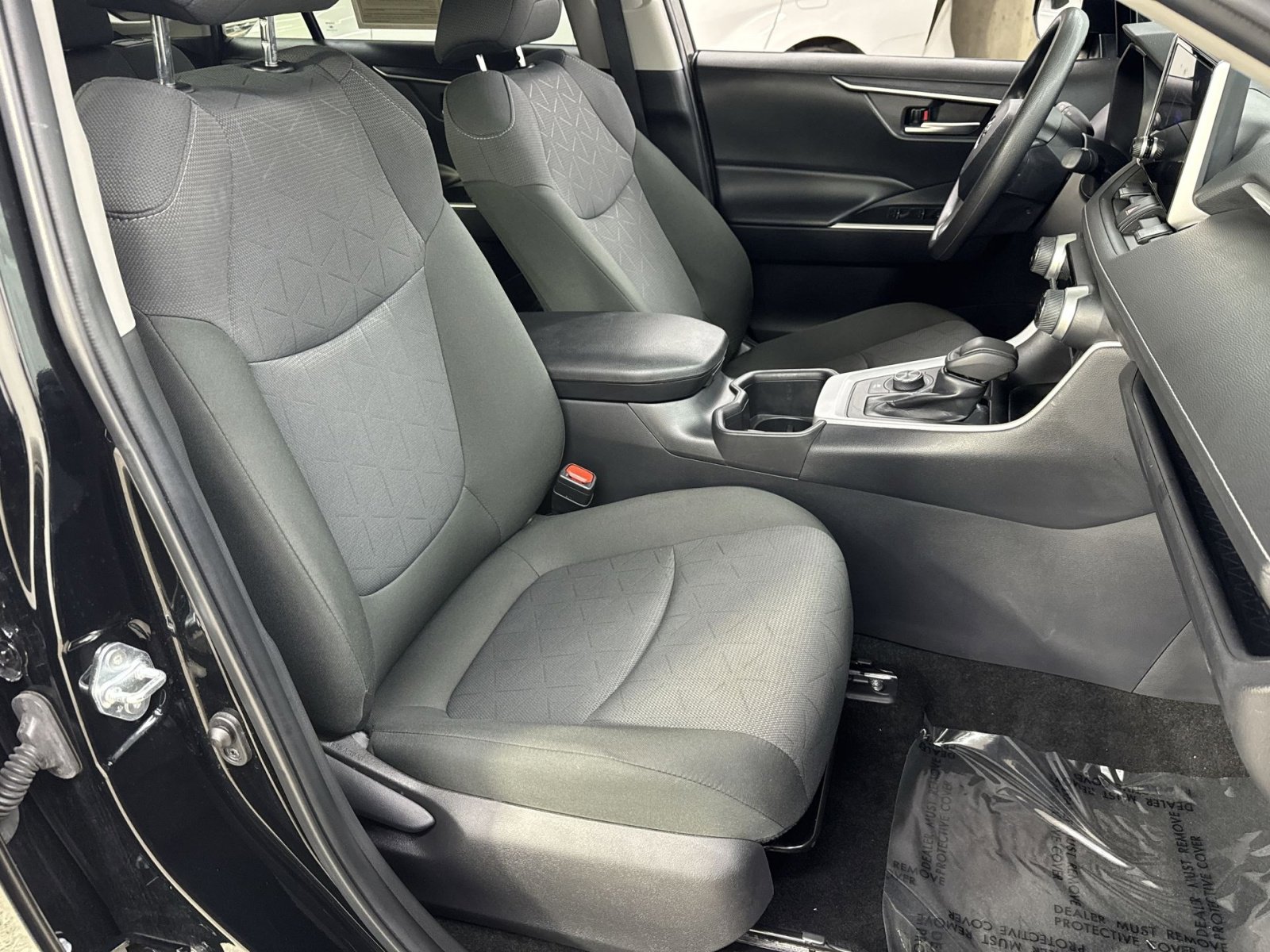 Used 2025 Toyota RAV4 XLE AWD/4WD image 39