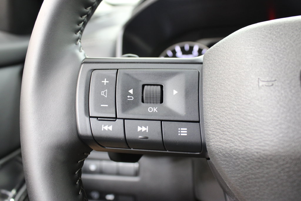 Used 2026 Nissan Rogue SV FWD image 24