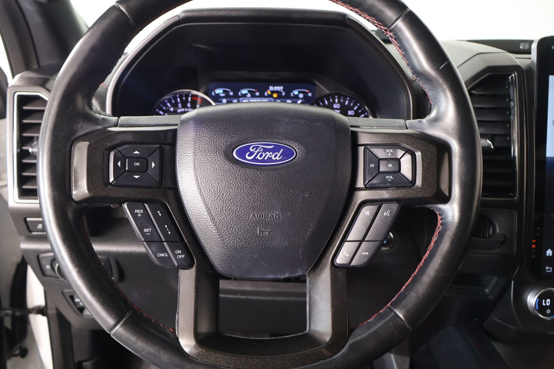 Used 2020 Ford Expedition Limited w/ Equipment Group 303A AWD/4WD image 3