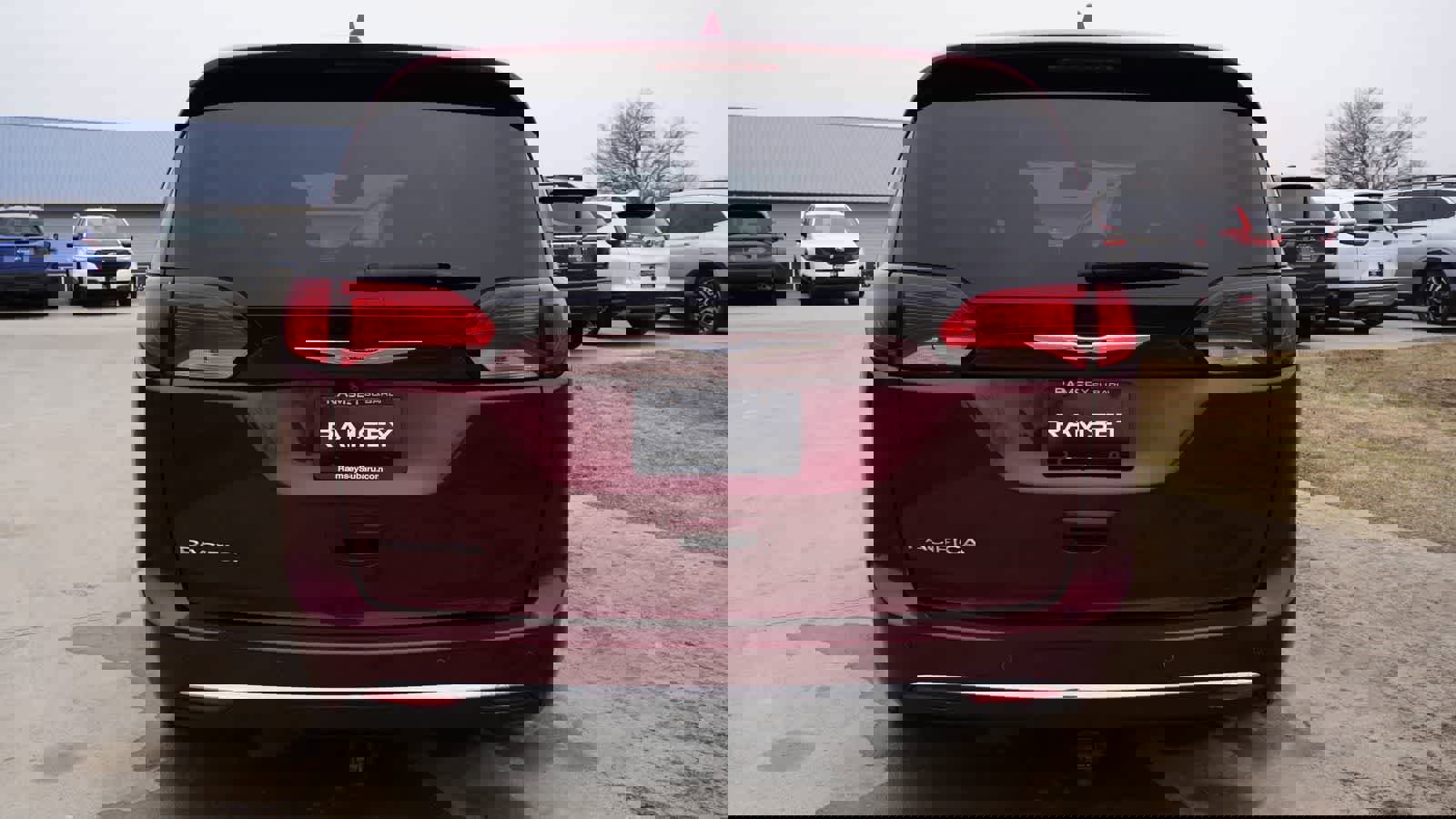 Used 2019 Chrysler Pacifica Touring Plus w/ Advanced Safetytec Group image 5