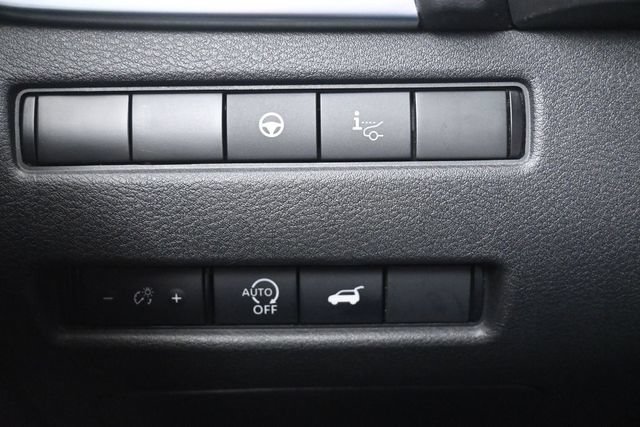 Used 2023 Nissan Rogue Platinum w/ Platinum Premium Package AWD/4WD image 26