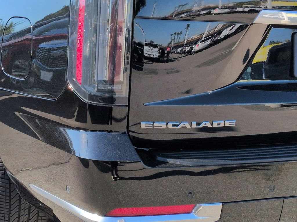 Certified 2025 Cadillac Escalade ESV Premium Luxury image 25