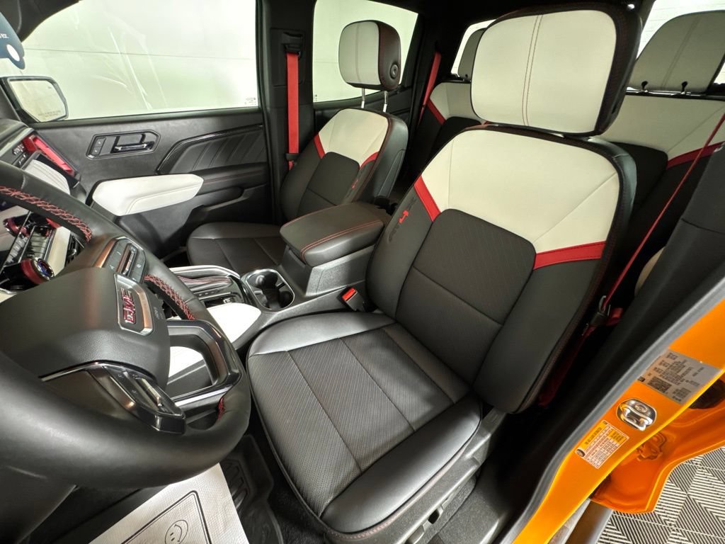 Certified 2025 GMC Canyon AT4 w/ AT4X Package AWD/4WD image 27