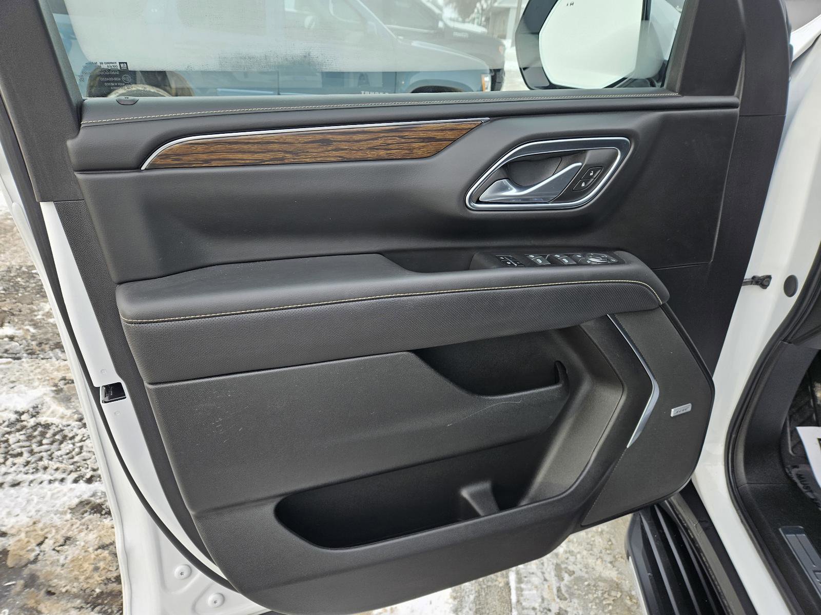 Used 2024 Chevrolet Tahoe Premier AWD/4WD image 9