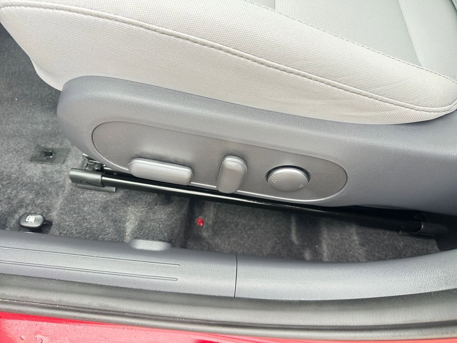 Used 2025 Hyundai Kona SEL image 23