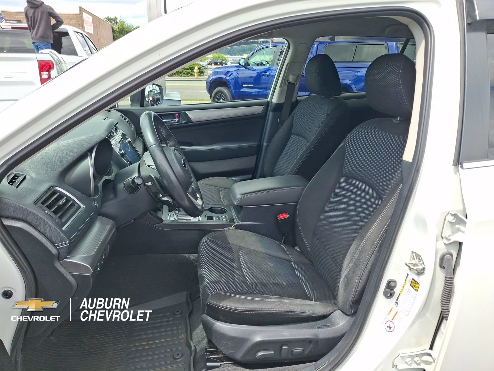 Used 2018 Subaru Outback 2.5i Premium AWD/4WD image 17
